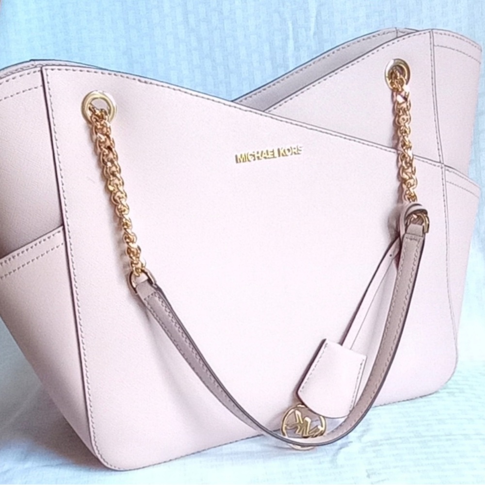 New Without tag MK bag light pink color. Make offer
